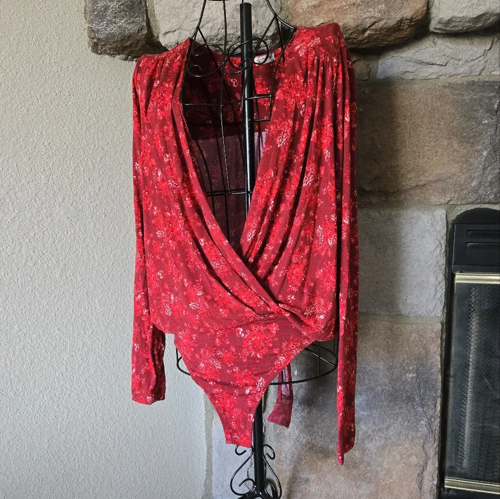 NWOT Free People Printed Turnt Bodysuit - Picture 5 of 11